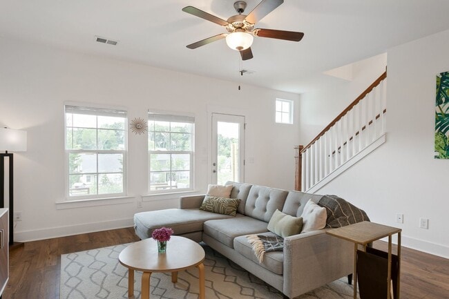 Building Photo - Franklin Townhome For Lease