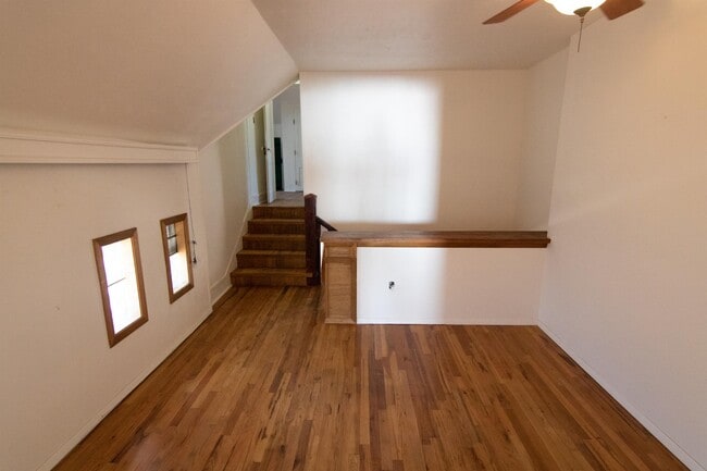 Building Photo - 802 S 10th St