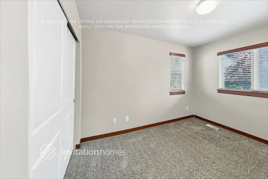 Building Photo - 17422 14th Ave SE
