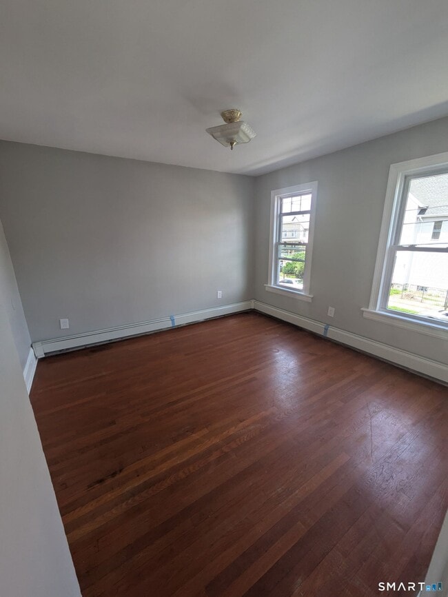 Building Photo - 200 Ogden St