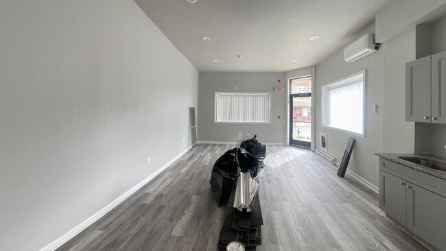 Building Photo - 1632 N 29th St