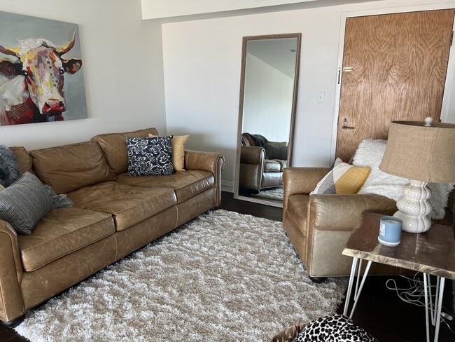 Building Photo - 111 Grandview Ave