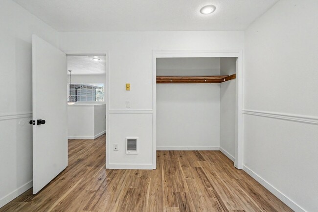 Building Photo - Springcrest - VPM526062S-6