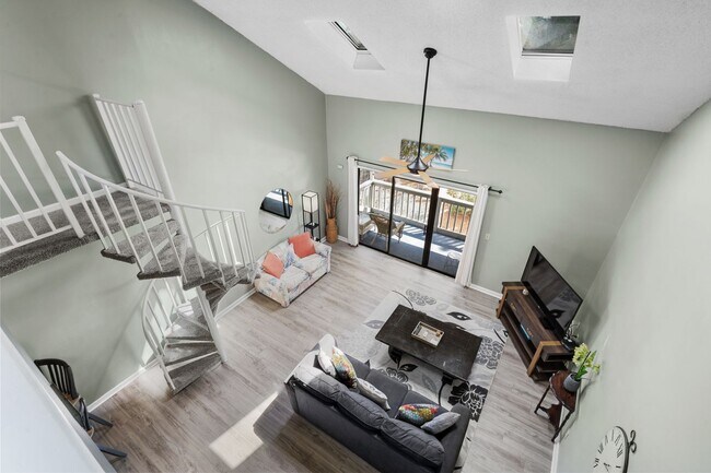 Building Photo - Free Utilities!! Seasonal Rental Available from Sept 10, 2025 through March 31, 2026