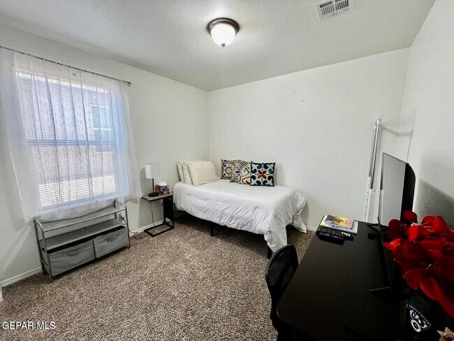 Building Photo - 749 Villa Romero Dr