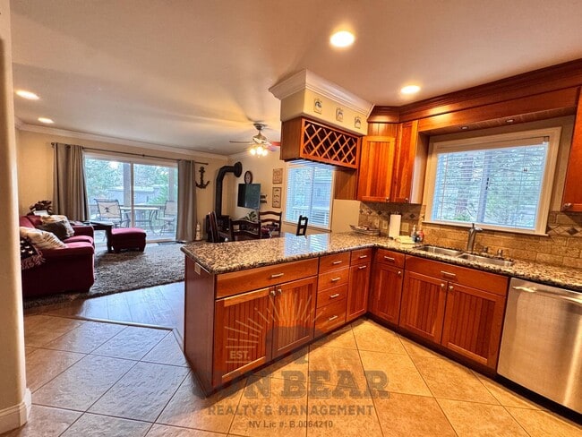 Building Photo - 2 Bedroom Furnished Condo in Incline w Carport (IM8)