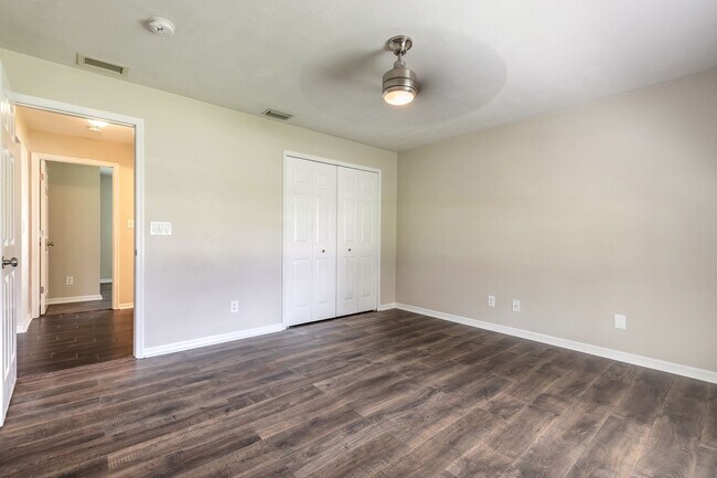 Building Photo - 31 Old Sunbeam Dr