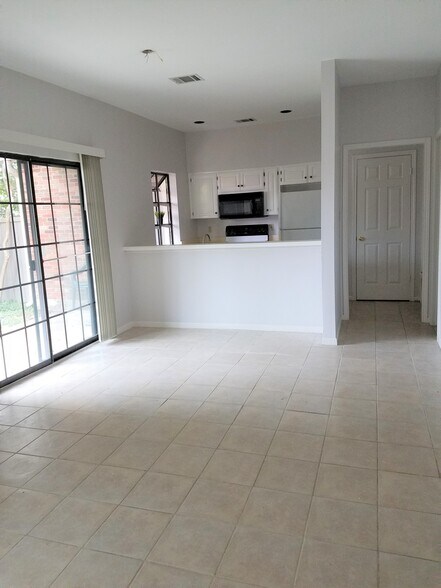 Building Photo - 19 Chapel Hill Cir