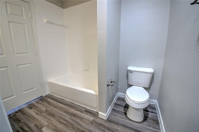 Building Photo - 2320 Gracy Farms Ln
