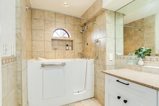 Building Photo - 411 Sailfish
