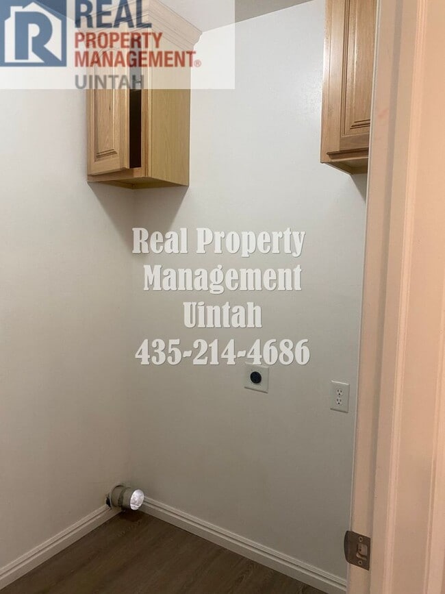 Building Photo - Beautiful Twin Home for Rent!