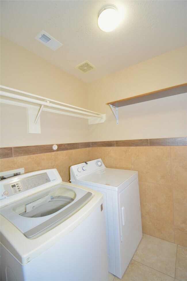 Building Photo - 5135 Rustling Branch Ln
