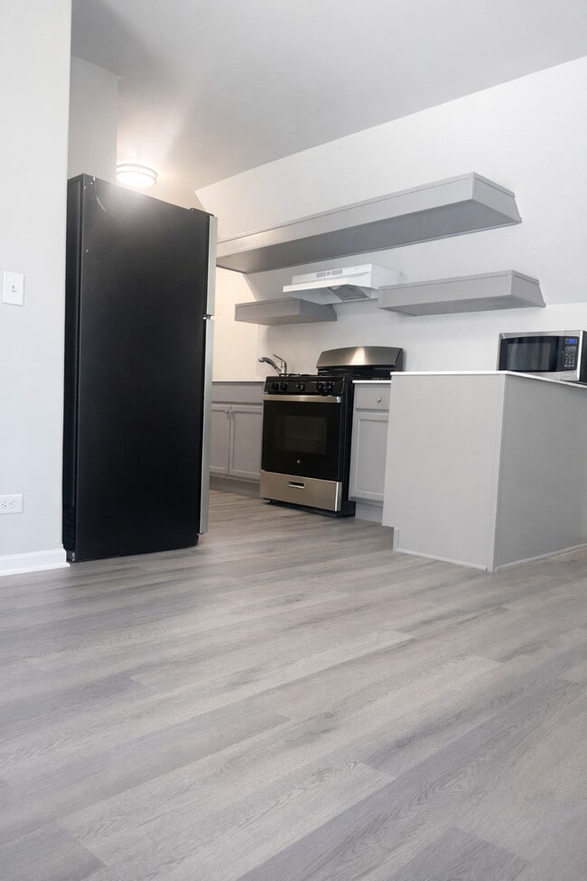 Building Photo - 1249 S Kolin Ave