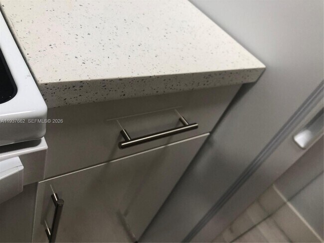 Building Photo - 1016 NE 17th Ave