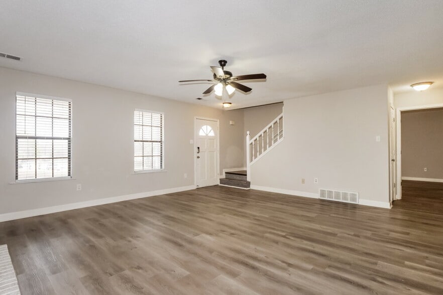 Building Photo - 7333 Eastover Blvd