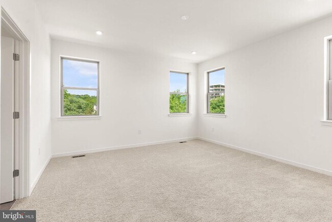 Building Photo - 6230 Folly Ln