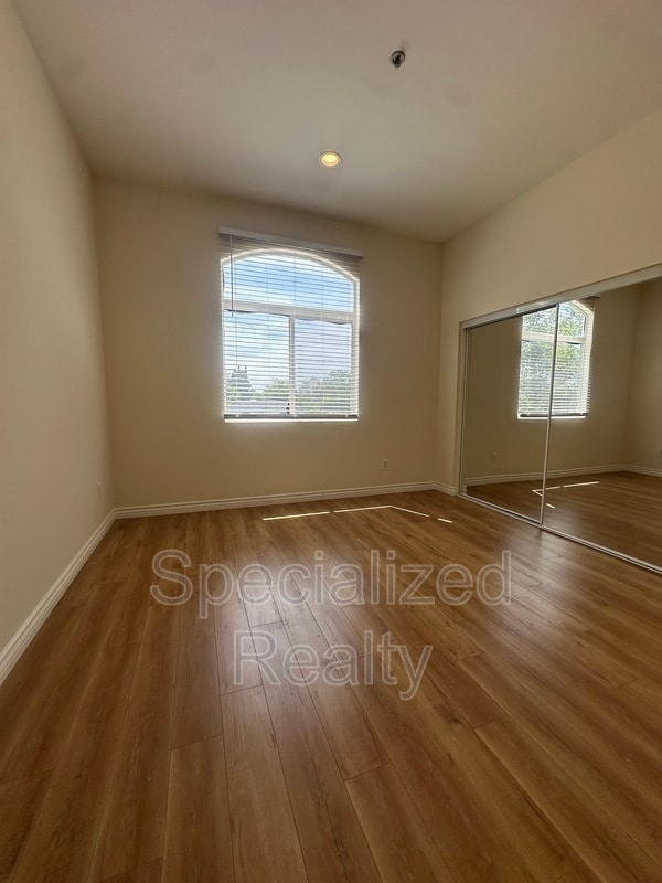 Building Photo - 5716 Whitsett Ave