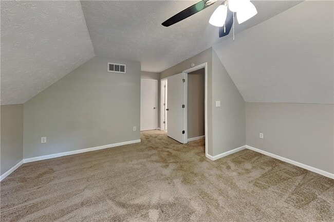 Building Photo - 4125 Inola Trail NE