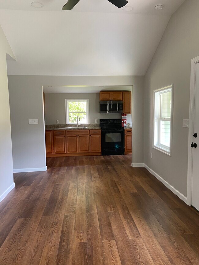 Building Photo - 505 Union Ave