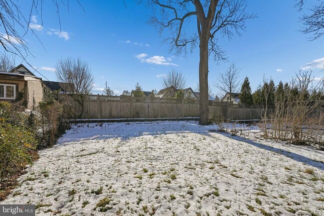 Building Photo - 92 Leigh Ave