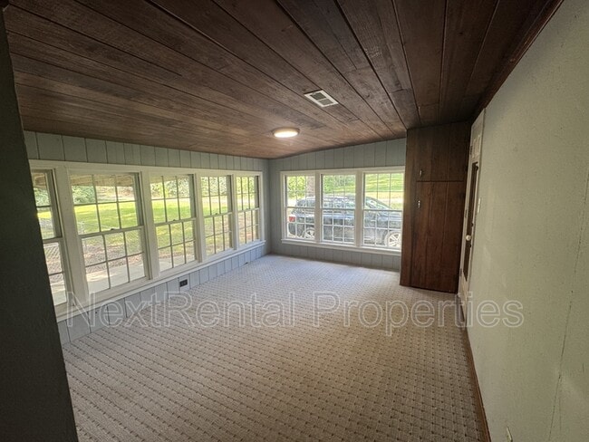 Building Photo - 402 Overby St