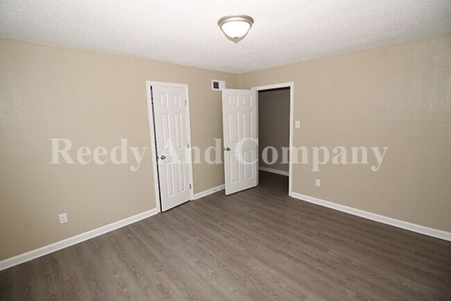 Building Photo - 91 Eastview Dr