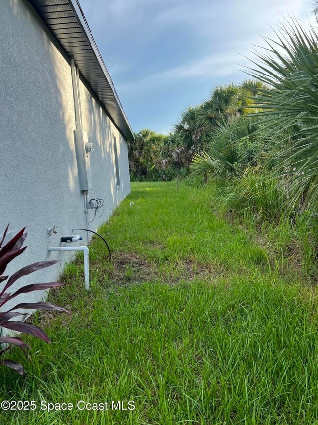 Building Photo - 200 Farley St