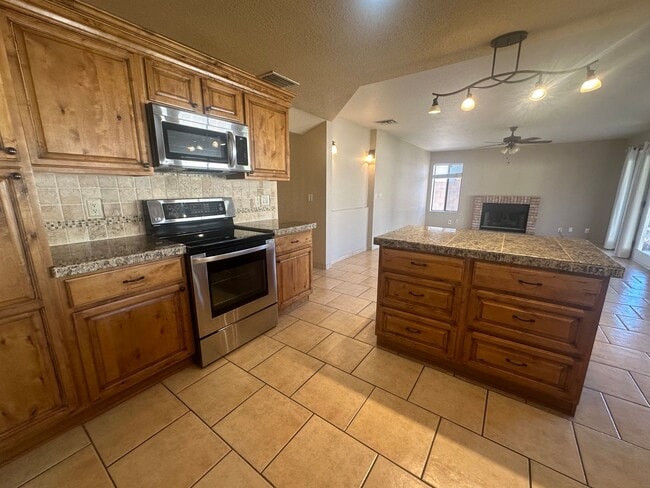 Building Photo - PALISADES AT VAL VISTA LAKES