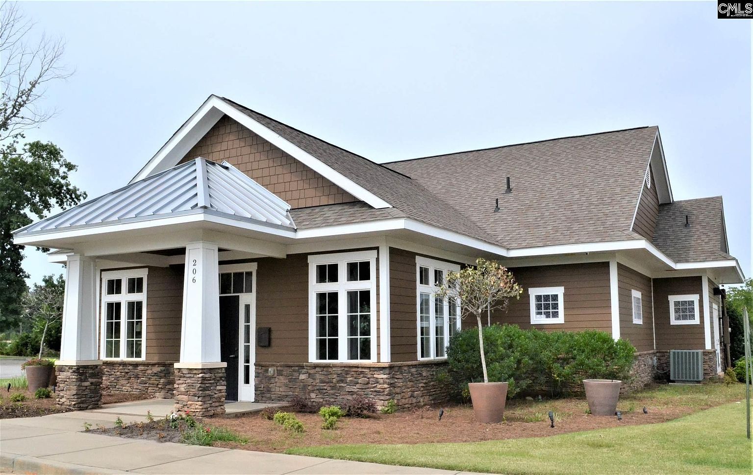 Building Photo - 304 White Oleander Dr