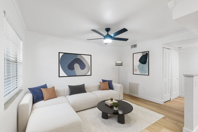 Building Photo - ONE BEDROOM APARTMENT AVAILABLE!