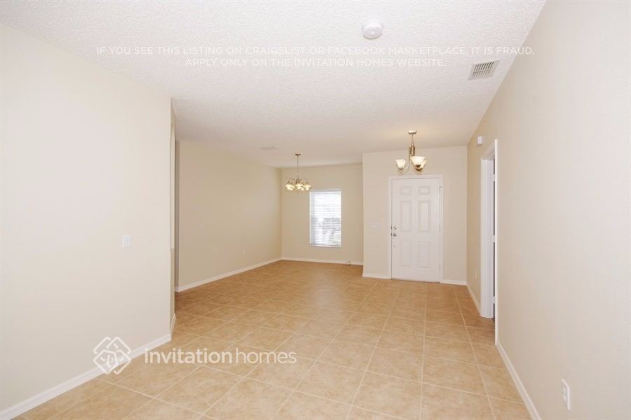 Building Photo - 627 Koala Ct