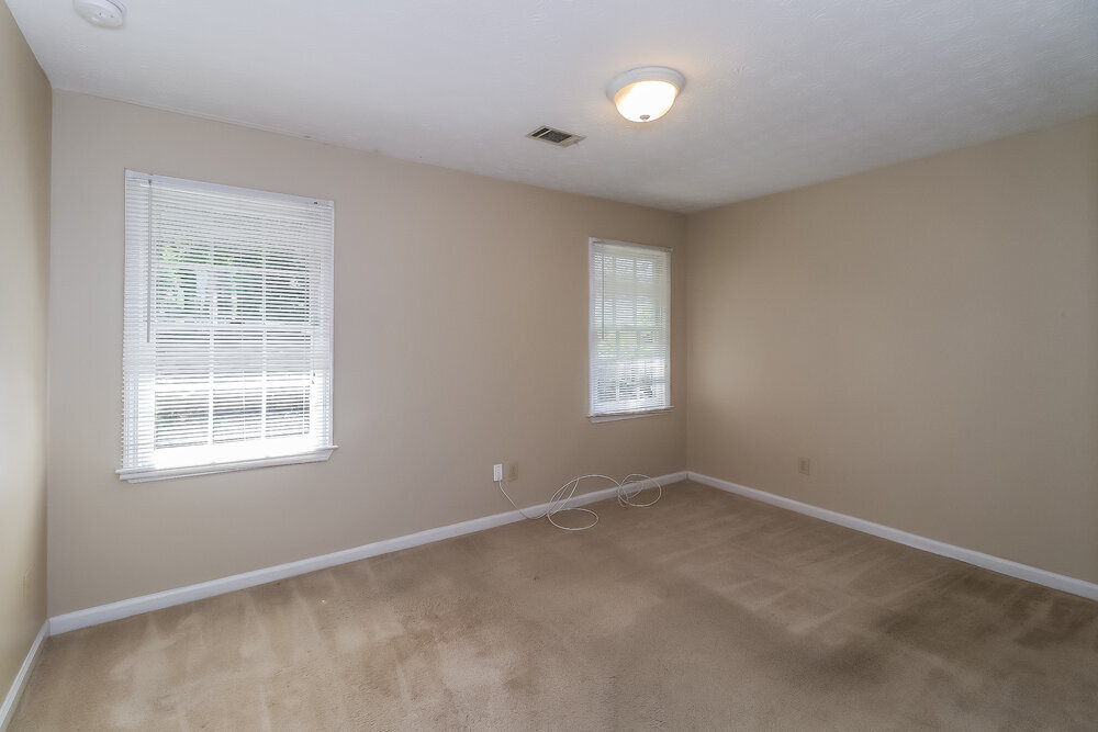 Building Photo - 2885 Summit View Ct