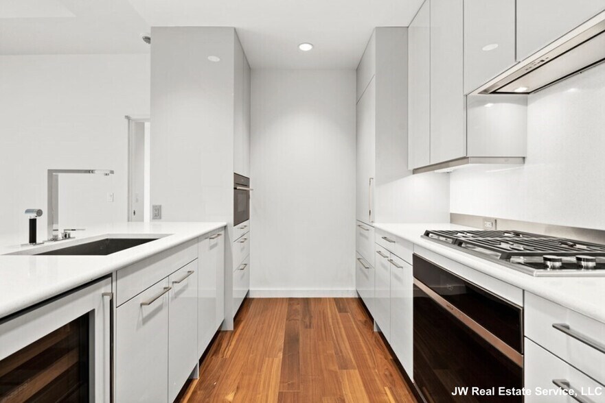 Building Photo - 1 Dalton St