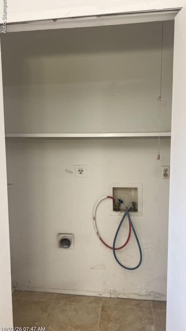 Building Photo - 609 Live Oak Dr