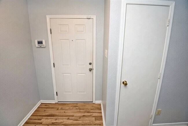 Building Photo - 14242 Weeping Cherry Dr