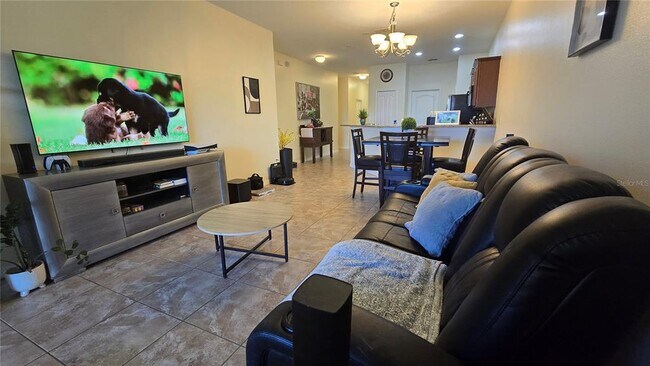 Building Photo - 4085 Shadetree Ln