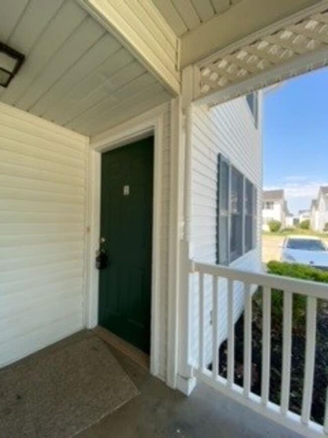 Building Photo - 213 Stonewall Ct