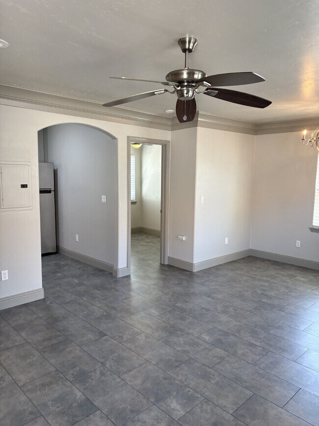 Building Photo - MOVE IN SPECIAL ***Reduced rent with immed...