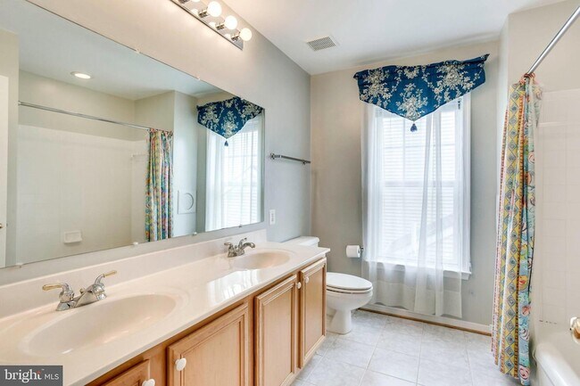 Building Photo - 26161 Rachel Hill Dr