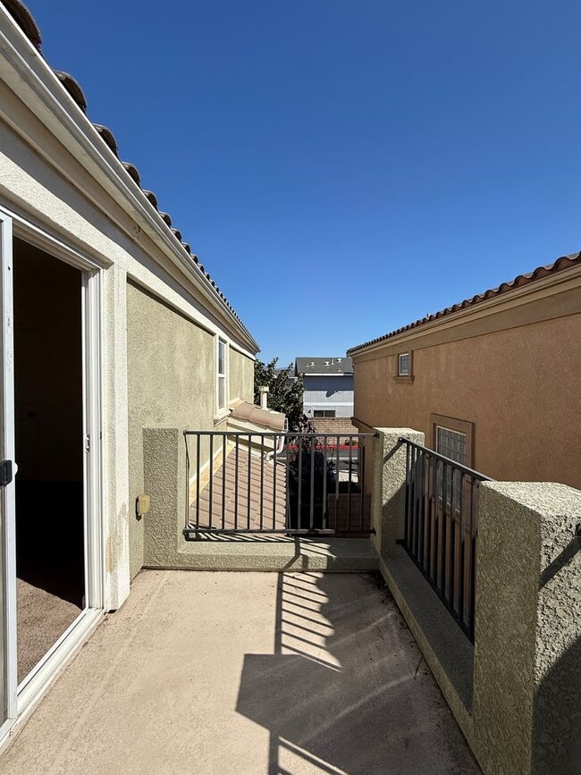 Building Photo - Centrally Located Large Two Story Home on ...