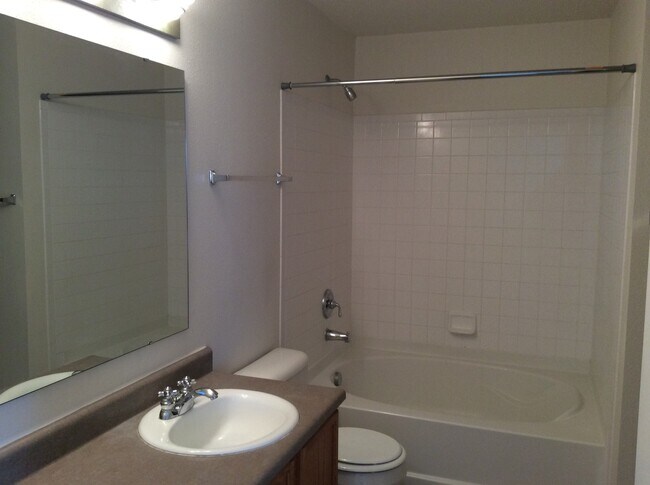 Building Photo - 10391 Cotton Blossom Dr