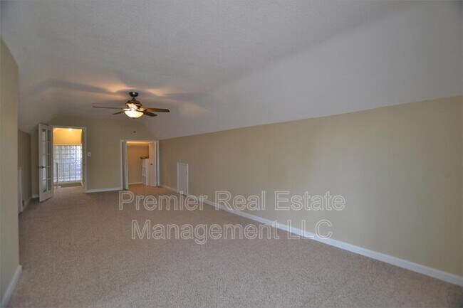 Building Photo - 2111 Lowell Blvd