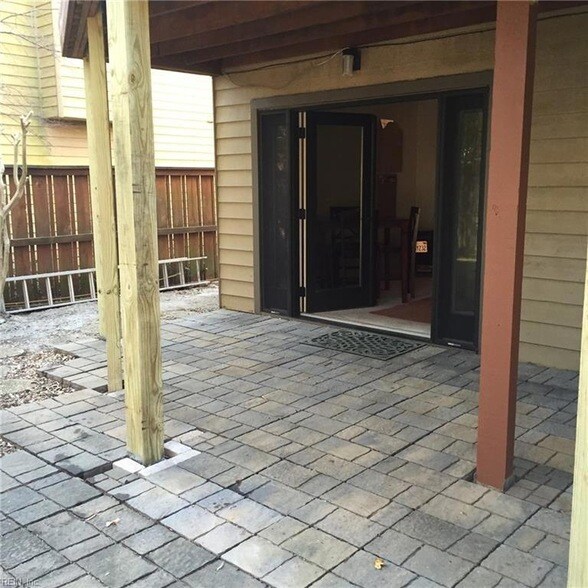 Building Photo - 2312 Kingbird Ln