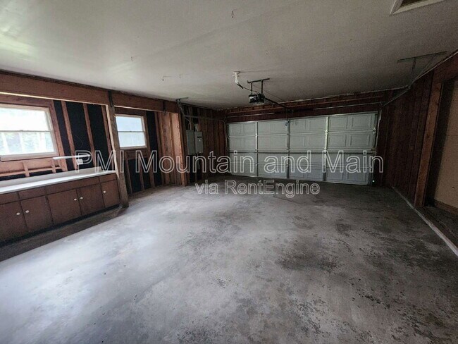 Building Photo - 53 Jump Cove Rd