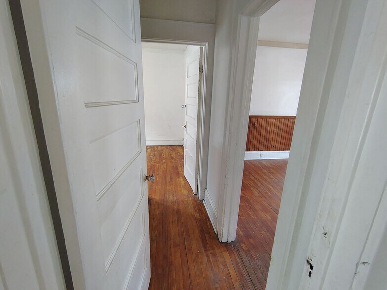 Building Photo - 1110 Bellevue Ave