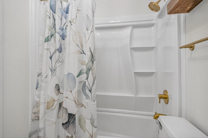 Building Photo - 224 E Garden St