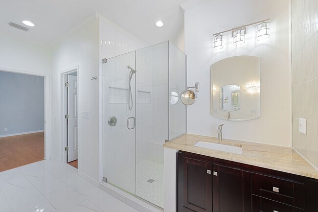 Building Photo - 9250 Estero River Cir