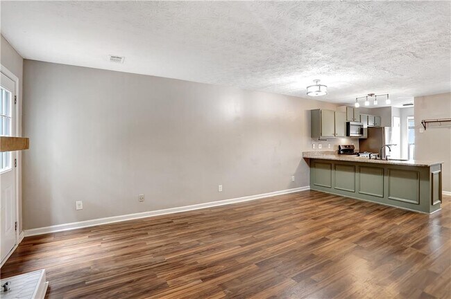 Building Photo - 1579 Springleaf Point SE