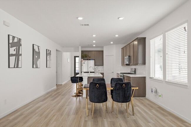 Building Photo - 7619 Rainflower Field Dr