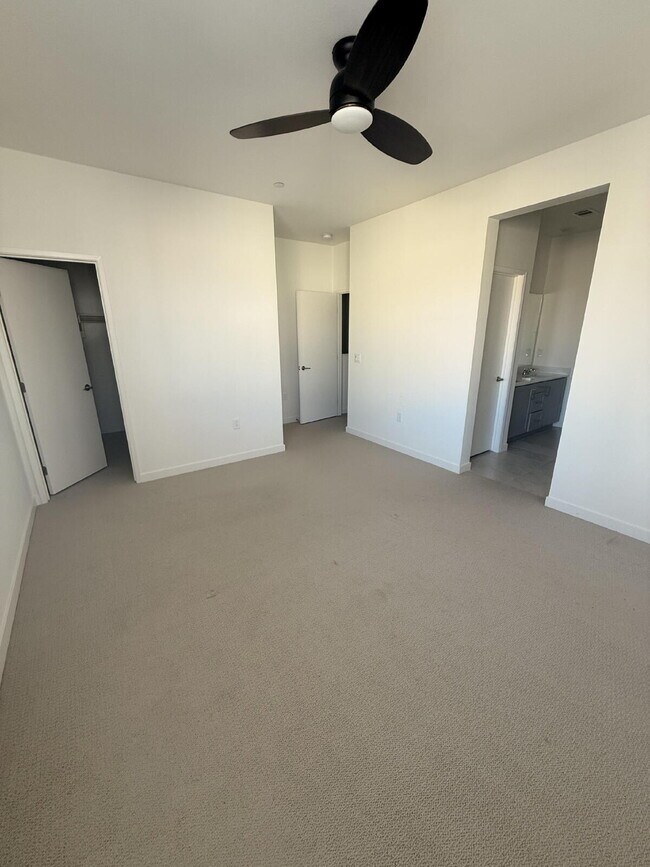 Building Photo - $3,950 - 4 Bed / 3.5 Bath Townhome in La Brisa Community of San Ysidro